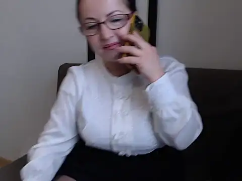 Snapshot of Alma44 chatting on November 19, 8:47 am Alma44 online show from November 19, 8:47 am