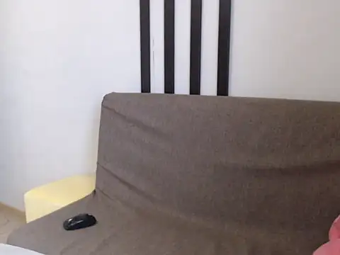 Snapshot of Alma44 chatting on December 1, 6:40 am Alma44 online show from December 1, 6:40 am