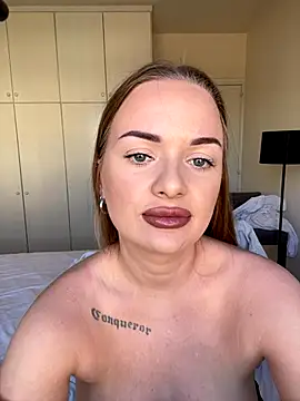 Snapshot of ElenaRebelle chatting on October 25, 7:05 am ElenaRebelle online show from October 25, 7:05 am