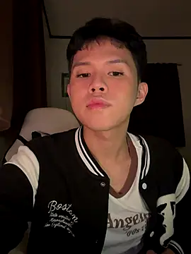 Snapshot of Plaxtique chatting on October 17, 10:18 am Plaxtique online show from October 17, 10:18 am