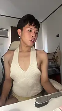 Snapshot of Plaxtique chatting on December 22, 5:15 am Plaxtique online show from December 22, 5:15 am