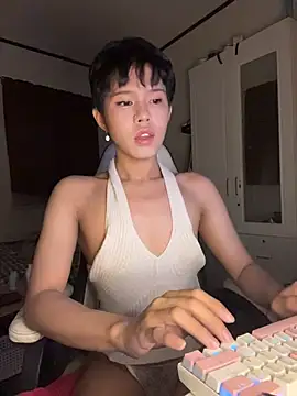 Snapshot of Plaxtique chatting on January 6, 9:29 pm Plaxtique online show from January 6, 9:29 pm