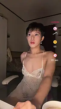 Snapshot of Plaxtique chatting on January 10, 8:54 pm Plaxtique online show from January 10, 8:54 pm