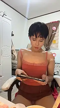 Snapshot of Plaxtique chatting on January 11, 2:11 pm Plaxtique online show from January 11, 2:11 pm