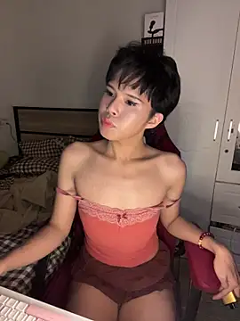 Snapshot of Plaxtique chatting on February 5, 5:39 pm Plaxtique online show from February 5, 5:39 pm