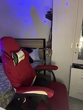 Snapshot of Plaxtique chatting on March 6, 2:57 pm Plaxtique online show from March 6, 2:57 pm