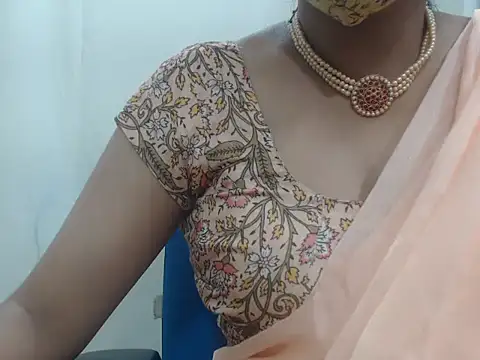 Snapshot of Lovely_Siri_23 chatting on November 11, 1:27 am Lovely Siri 23 online show from November 11, 1:27 am