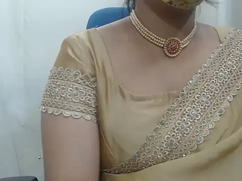 Snapshot of Lovely_Siri_23 chatting on November 18, 7:35 am Lovely Siri 23 online show from November 18, 7:35 am