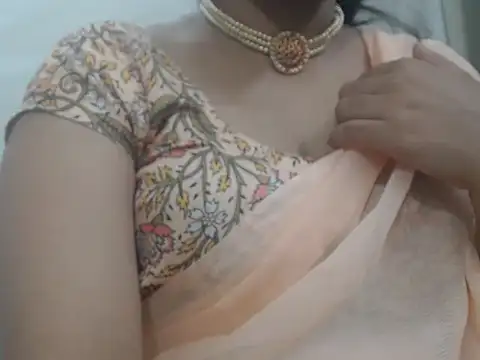 Lovely Siri 23 online show from May 18, 5:24 am