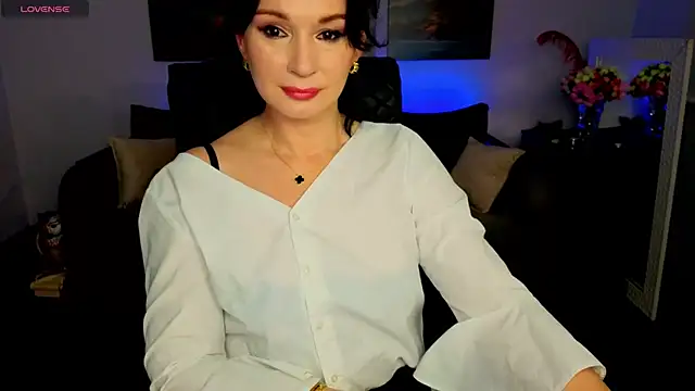 Sofia Ford online show from May 9, 1:27 pm