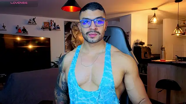 Snapshot of Michael_Diamond chatting on May 16, 3:47 am Michael Diamond online show from May 16, 3:47 am
