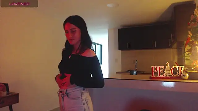 Snapshot of AlissonnFoxx chatting on December 22, 11:41 pm AlissonnFoxx online show from December 22, 11:41 pm