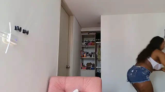 Snapshot of hanarousse chatting on October 22, 1:44 pm hanarousse online show from October 22, 1:44 pm