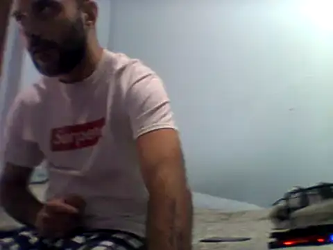 Snapshot of coppiasenzacensura chatting on January 8, 9:32 am coppiasenzacensura online show from January 8, 9:32 am