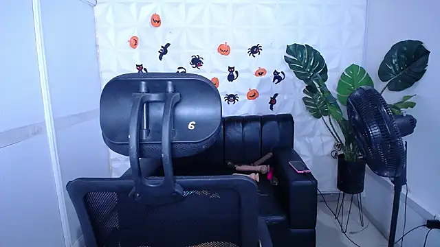 Valentinaa mature online show from October 1, 11:00 pm