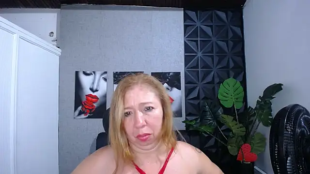 Valentinaa mature online show from June 6, 12:38 am