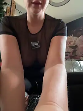 Snapshot of Bella-Tight chatting on November 20, 9:20 am Bella-Tight online show from November 20, 9:20 am