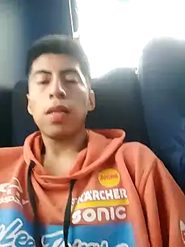 Snapshot of Alexander9827 chatting on January 9, 10:52 pm Alexander9827 online show from January 9, 10:52 pm