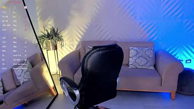 LizzHamilton   online show from January 31, 2:58 am