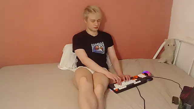 Oliver sweet  online show from March 13, 12:50 am