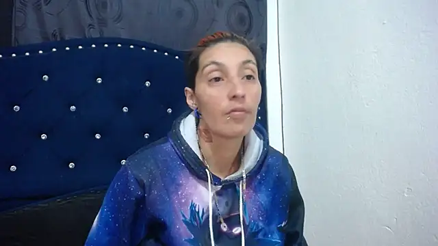 anyu1306 online show from December 16, 1:10 am