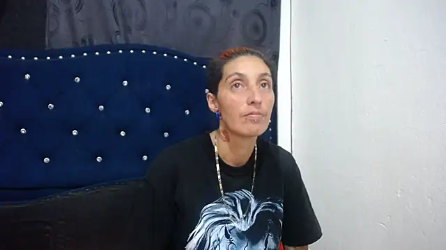 anyu1306 online show from December 18, 2:32 am