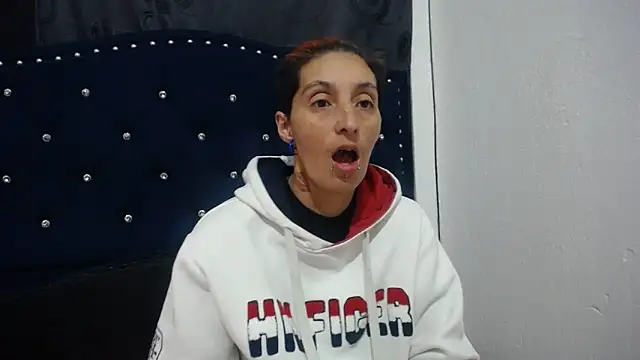 anyu1306 online show from December 18, 5:48 am