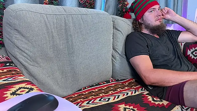 Snapshot of MasterrKittyy chatting on December 20, 5:14 am MasterrKittyy online show from December 20, 5:14 am