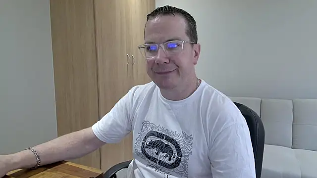 Snapshot of BrettJ81 chatting on October 26, 1:50 pm BrettJ81 online show from October 26, 1:50 pm