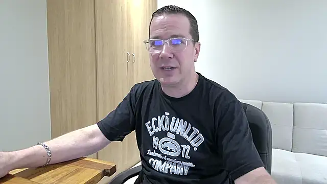 Snapshot of BrettJ81 chatting on October 31, 2:51 pm BrettJ81 online show from October 31, 2:51 pm