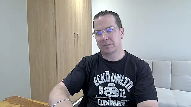 BrettJ81 online show from January 13, 11:26 am