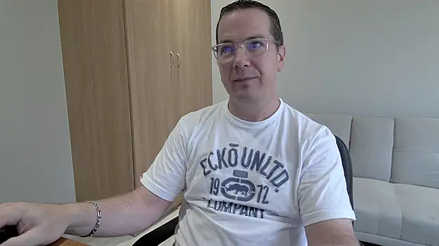 BrettJ81 online show from January 15, 12:54 pm