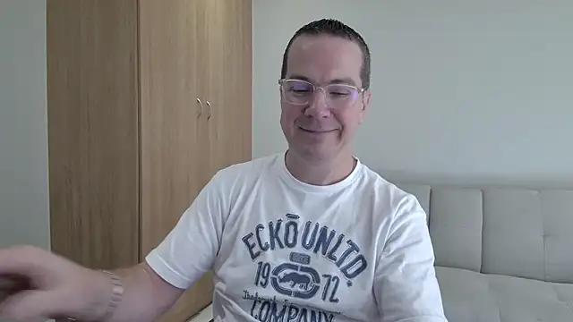 BrettJ81 online show from May 1, 11:59 am
