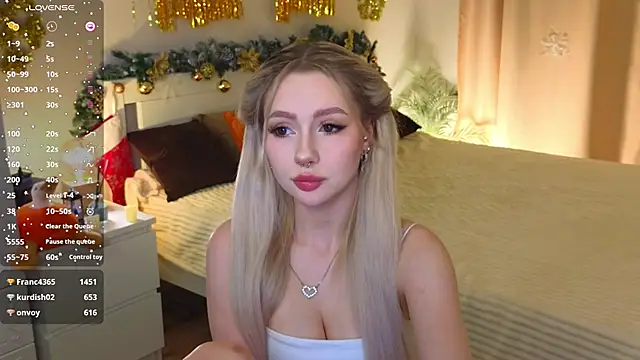 Snapshot of Lexitey chatting on December 8, 10:08 am Lexitey online show from December 8, 10:08 am