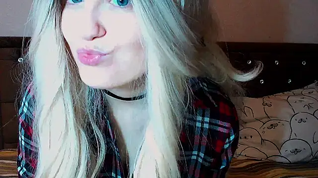 Snapshot of Sara4uu chatting on November 30, 2:21 pm Sara4uu online show from November 30, 2:21 pm