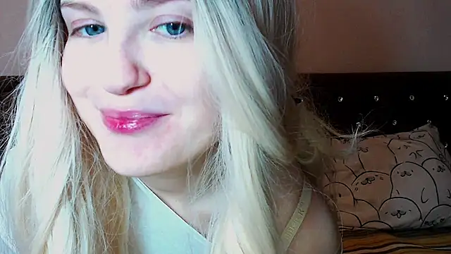 Snapshot of Sara4uu chatting on December 1, 10:26 pm Sara4uu online show from December 1, 10:26 pm