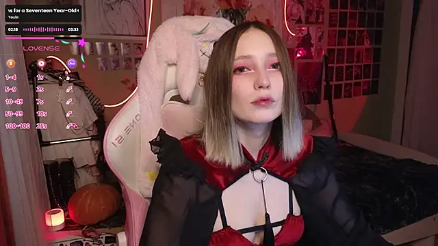 Evie Ro online show from October 31, 8:43 pm