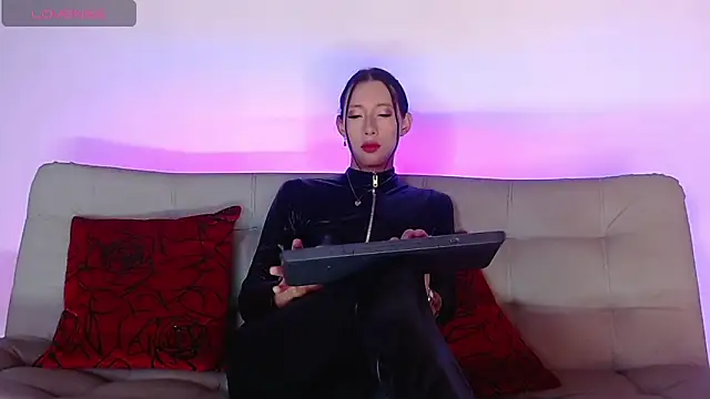 alicee salvatore online show from March 21, 2:39 am