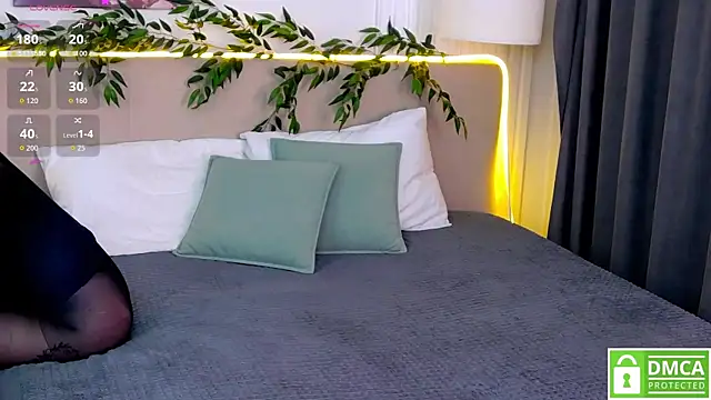 AmaliaBell online show from November 4, 1:10 pm