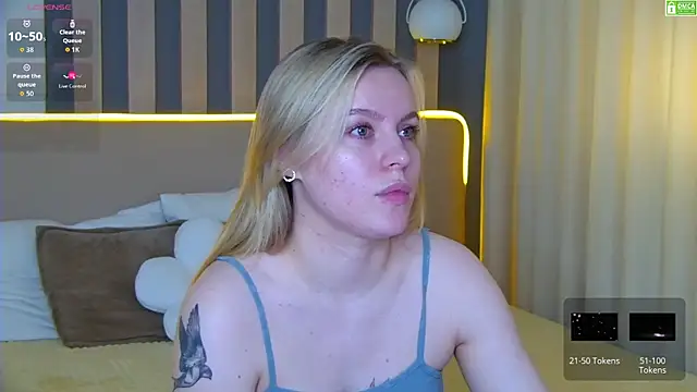 Snapshot of AmaliaBell chatting on June 21, 1:13 pm AmaliaBell online show from June 21, 1:13 pm