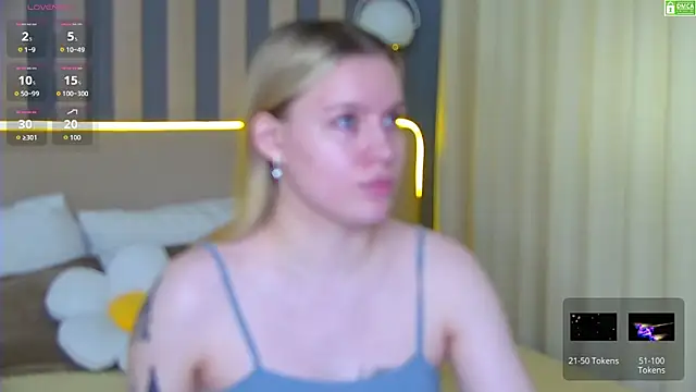 Snapshot of AmaliaBell chatting on June 28, 1:17 pm AmaliaBell online show from June 28, 1:17 pm
