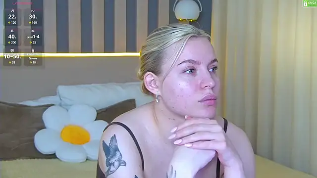 Snapshot of AmaliaBell chatting on July 8, 1:15 pm AmaliaBell online show from July 8, 1:15 pm