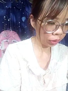 Snapshot of __Mai-love19__ chatting on July 8, 1:15 pm Mai-love19 online show from July 8, 1:15 pm