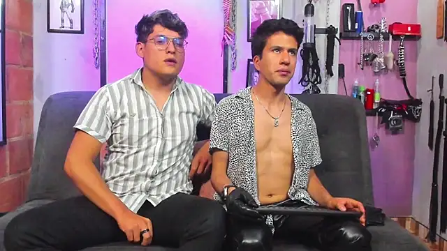 dom2travelersss online show from February 27, 4:43 pm