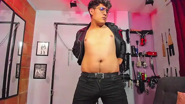 dom2travelersss online show from March 2, 7:02 pm