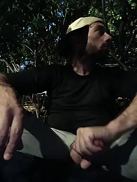 Snapshot of afTerparTycloudz chatting on November 8, 11:03 pm afTerparTycloudz online show from November 8, 11:03 pm