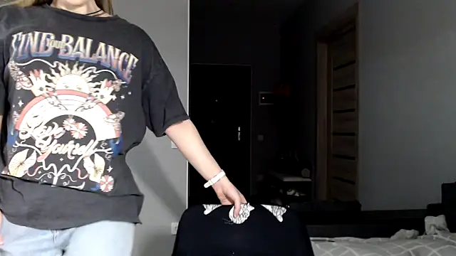 Sunbeam  online show from March 4, 9:10 pm