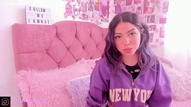 natalie jaensen online show from January 18, 8:30 pm