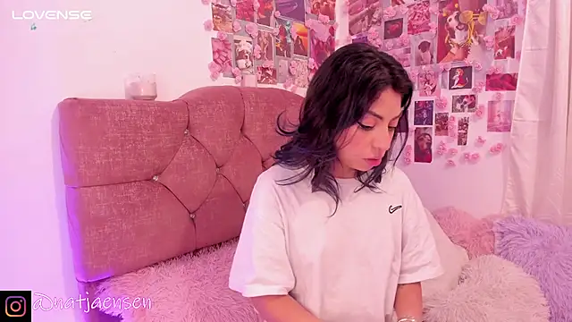 natalie jaensen online show from March 1, 10:13 am