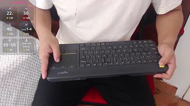 Snapshot of oliver_price1 chatting on January 12, 8:47 pm oliver price1 online show from January 12, 8:47 pm